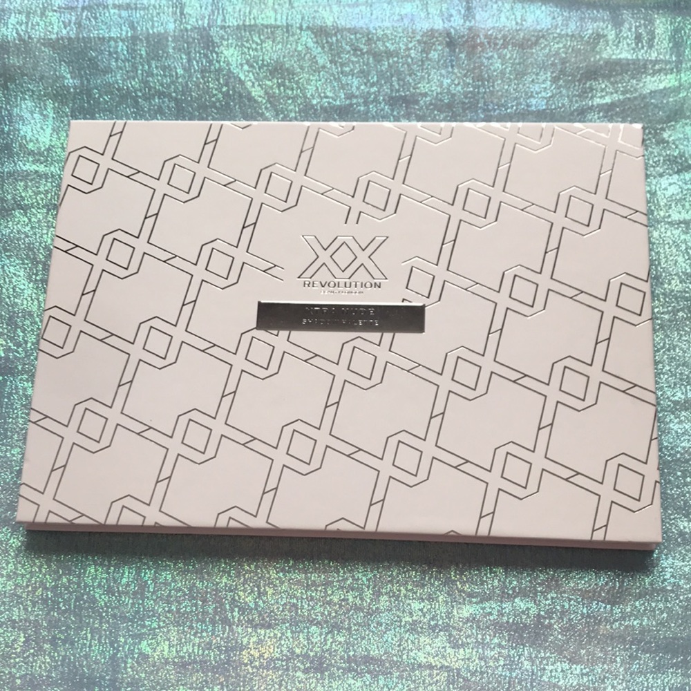 XX Revolution Xtra Nude Eye Shadow Palette by Makeup Revolution - Picture 6 of 7